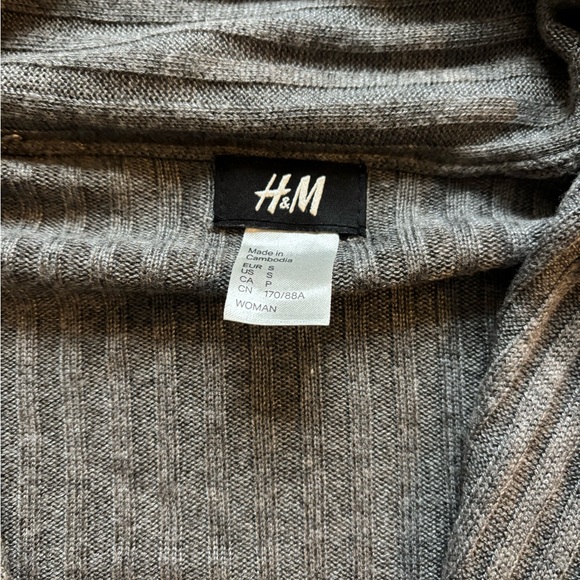 H&M gray Ribbed Cardigan - Picture 2 of 2
